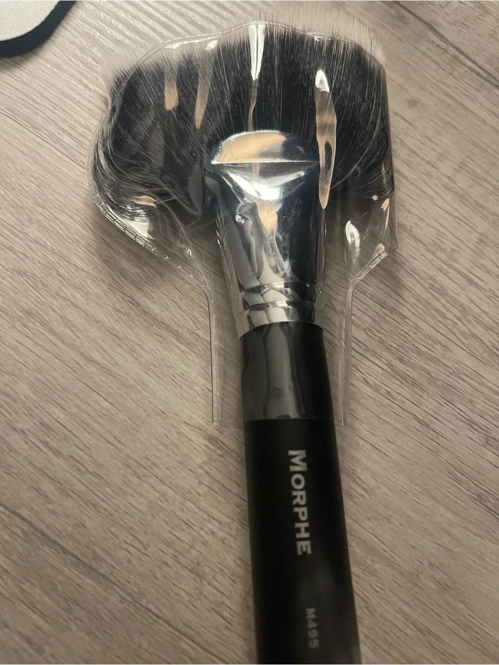 Morphe M495 Flawless Face Brush in Black